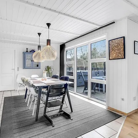 度假居 Amazing In With Kitchen 布拉万德