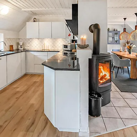 Amazing In With Kitchen