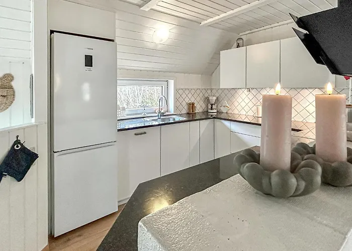 Semesterbostad Amazing In With Kitchen